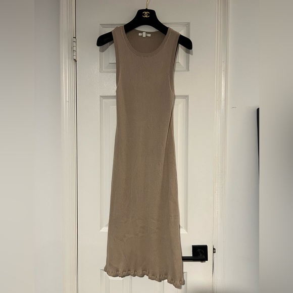 SPLENDID McCall sleeveless sweater dress in latte/beige ruffle hem Size Small - Picture 2 of 11